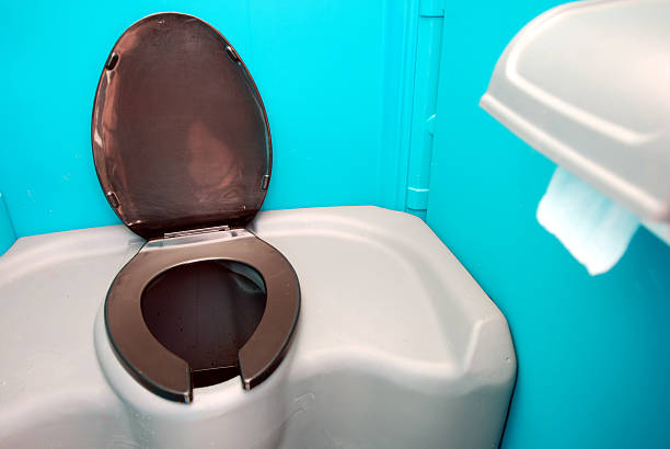 Porta potty delivery and setup in Kennett, MO